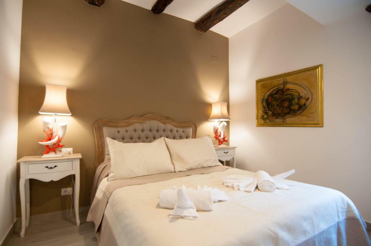 Relais Bijoux Napoli Hotel ภายนอก รูปภาพ
